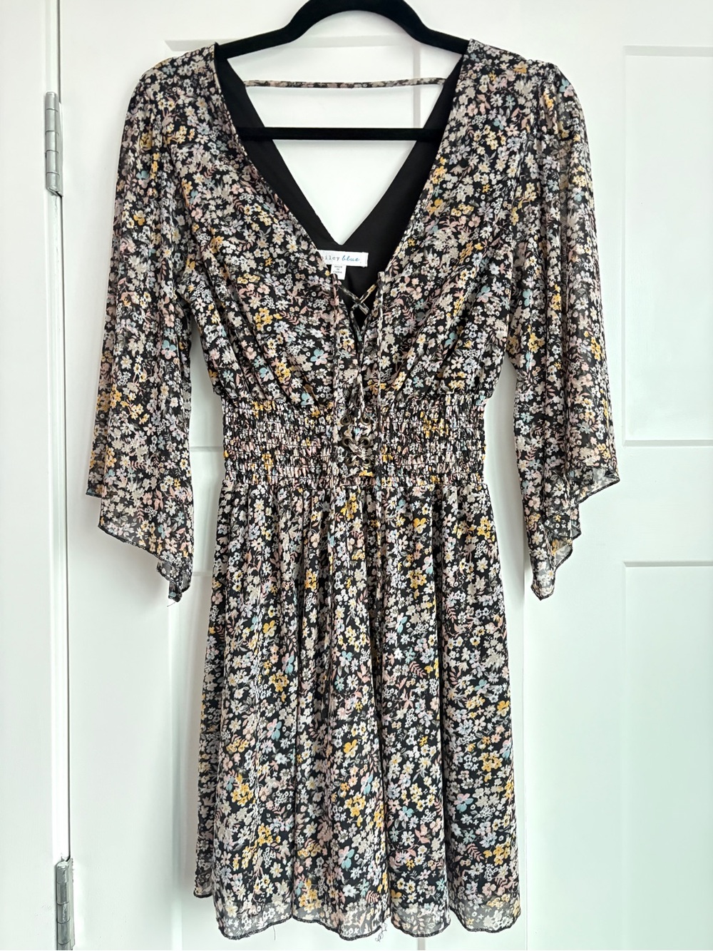 Bailey Blue 3/4 Sleeve Floral Lace-Up Mini Dress - Small
